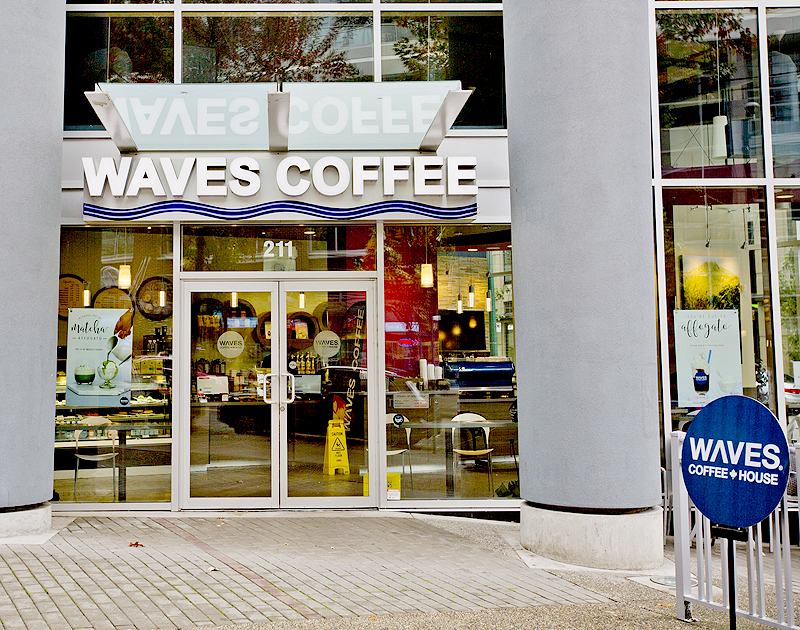 Waves Coffee House